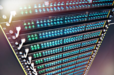 PBXのチャネル数・ポート数の決め方　大規模運用に耐える本体サイズとインフラ要件